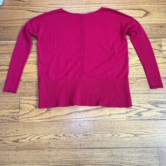 Diane Von Furstenberg Red Cashmere Cottage-Core Long Sleeve Old Money Sweater CC - Picture 3 of 3